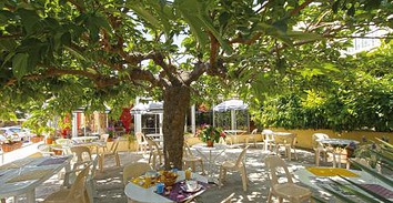 Hotel La Croix De Malte In La Ciotat Fr Book Now Hotelgyms Com Hotel La Croix De Malte In La Ciotat Fr Book Now Hotelgyms Com